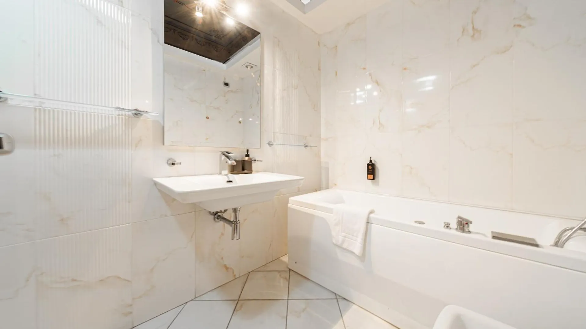 Apartman Immobo Domus - Piazza Maggiore View Bologna Olaszország